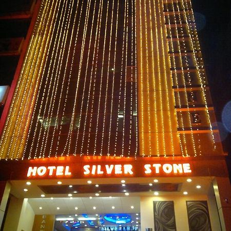 Hotel Silver Stone Ludhiana Zewnętrze zdjęcie