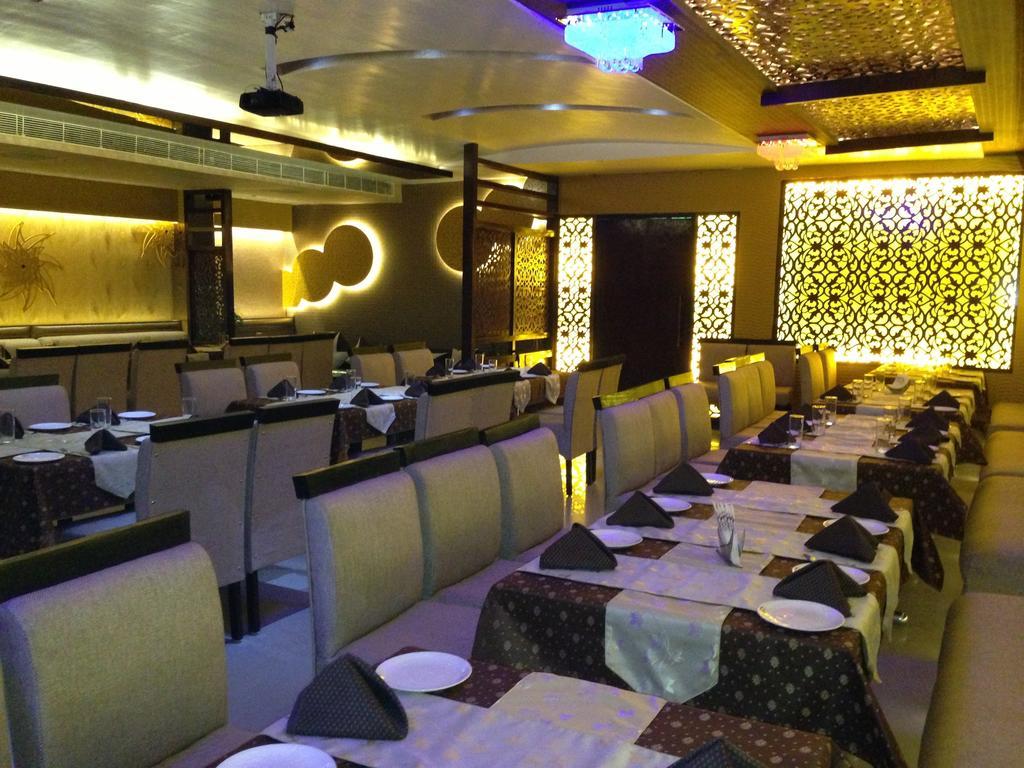 Hotel Silver Stone Ludhiana Zewnętrze zdjęcie