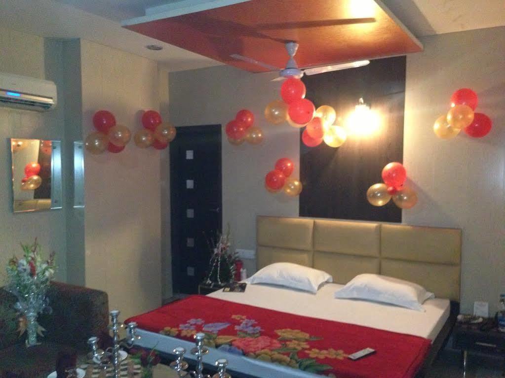 Hotel Silver Stone Ludhiana Zewnętrze zdjęcie