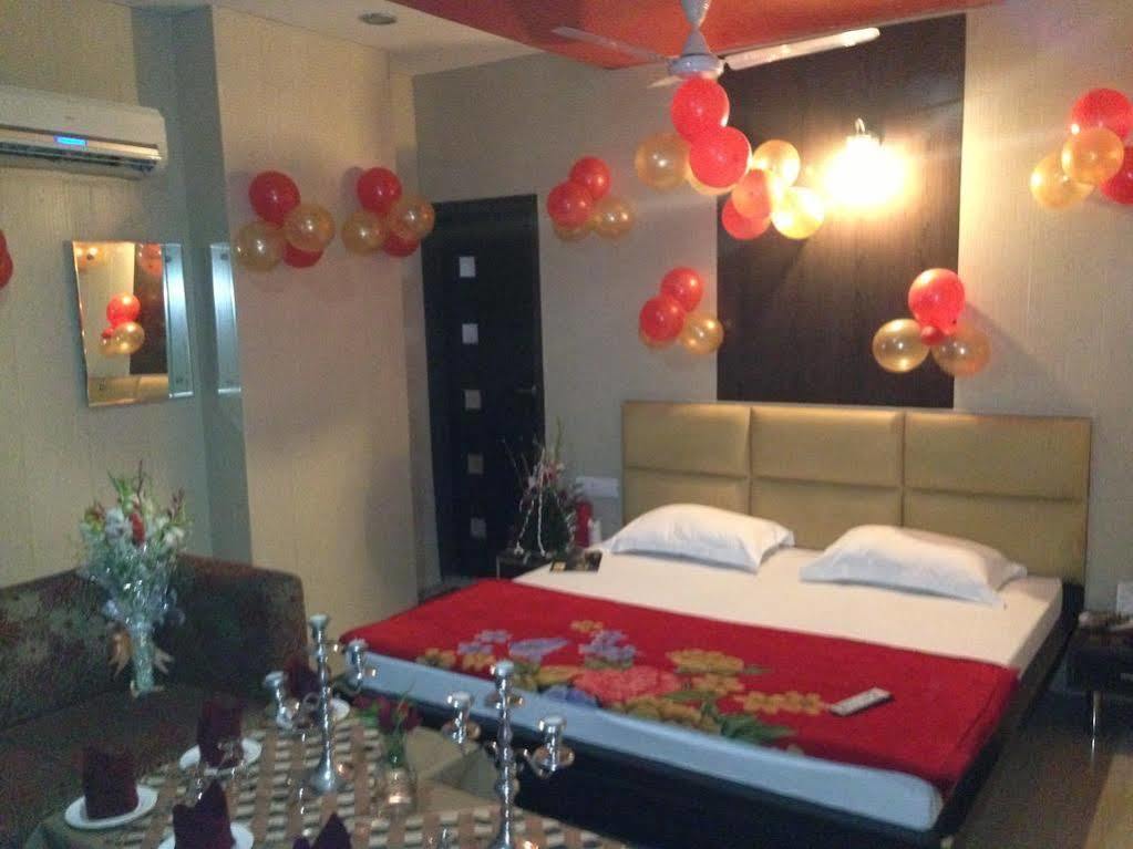 Hotel Silver Stone Ludhiana Zewnętrze zdjęcie